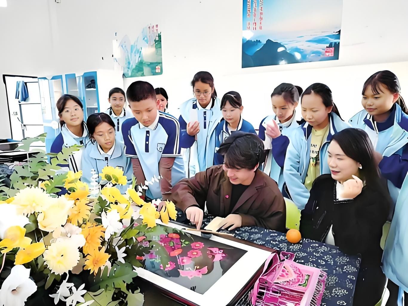 “行走的大思政课”引领全国大学生实干中成长