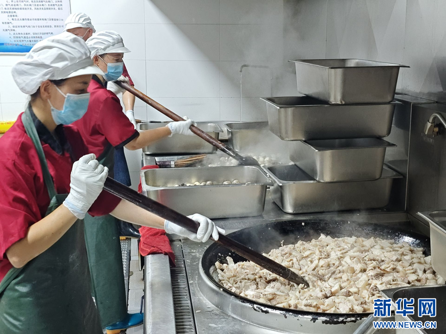 湖北大冶：“数字食堂”守护“校园餐”安全
