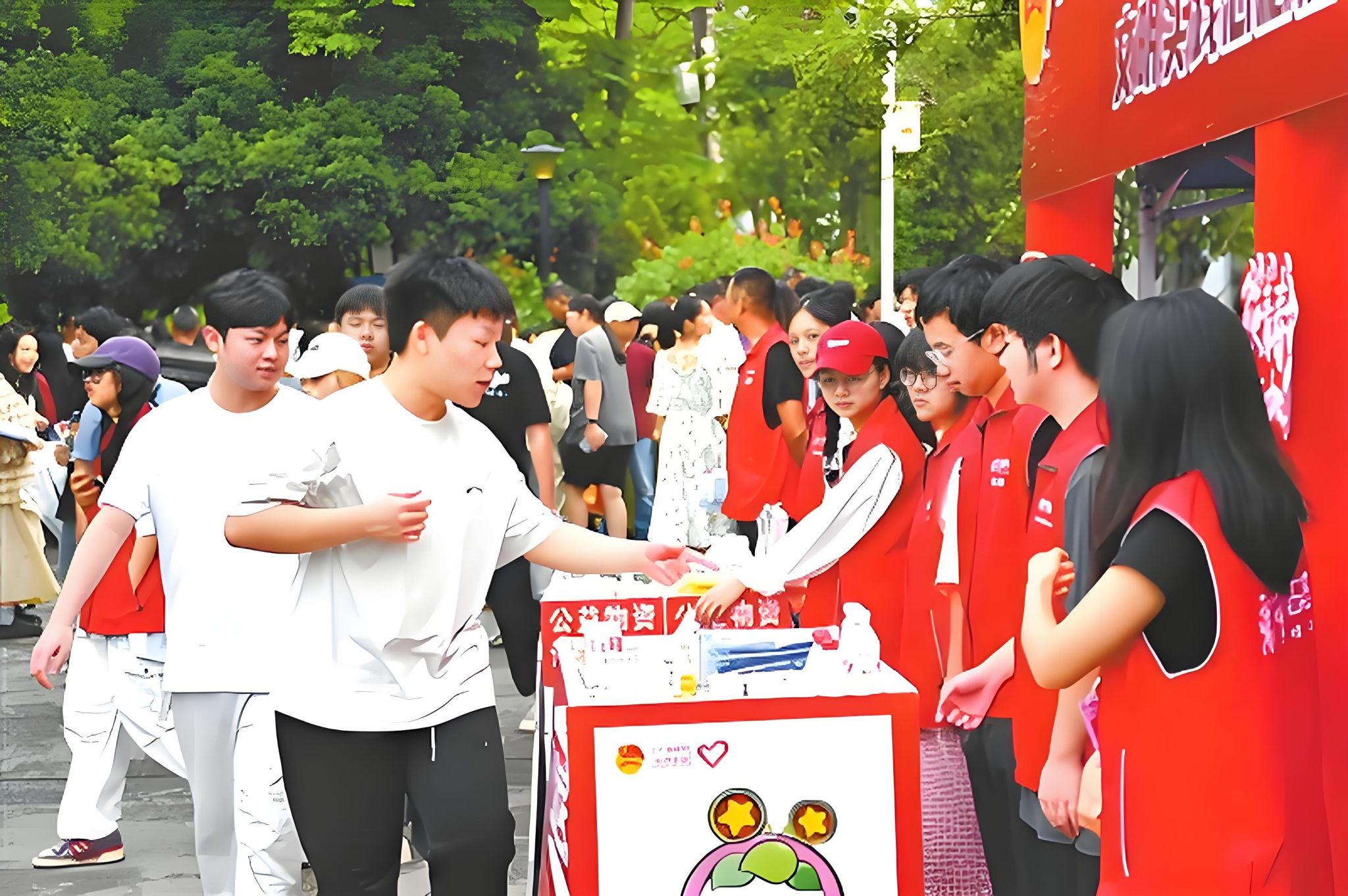 2025年全国高考各地护航行动持续展开